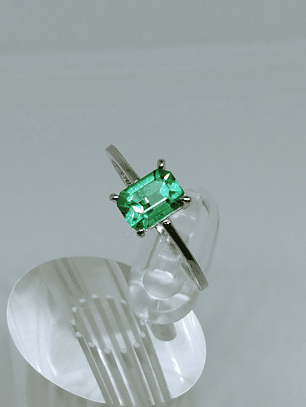 SS - 1.4ct ☢ vintage Uranium glass 