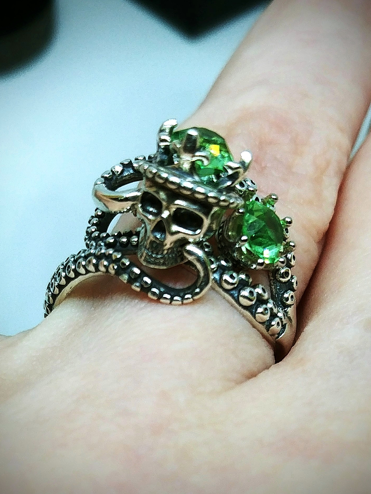 SS - 1.5ct ☢ Octopus tentacles, skull and vintage UG glass ring - Sterling 💍  3