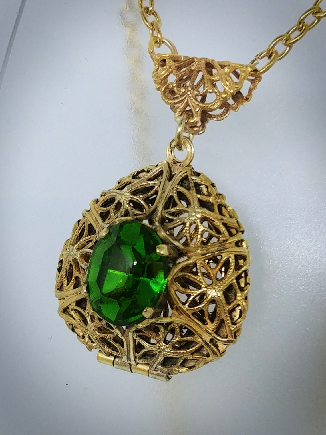 5ct ☢ Victorian style, vintage UG glass 