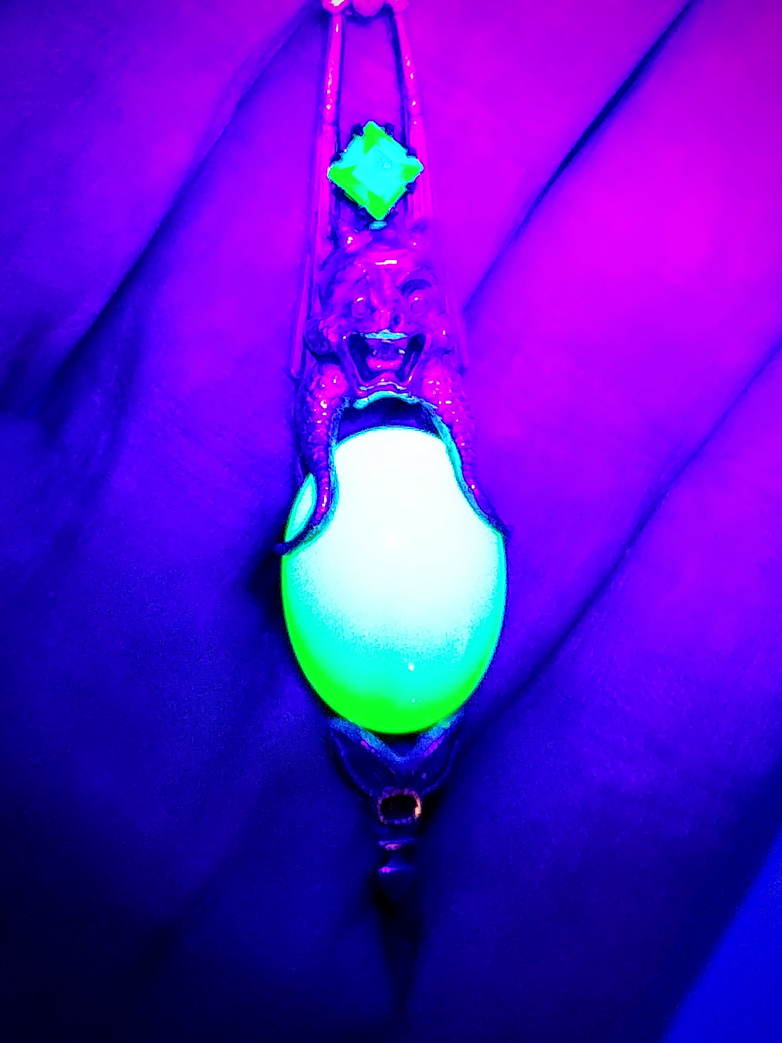 16tcw ☢ Art Deco inspired, vintage UG glass Dragon Necklace and earrings set - Private collection 5