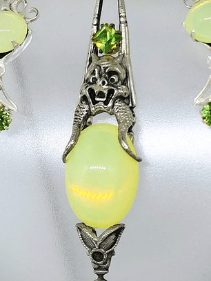 16tcw ☢ Art Deco inspired, vintage UG glass Dragon Necklace and earrings set - Private collection