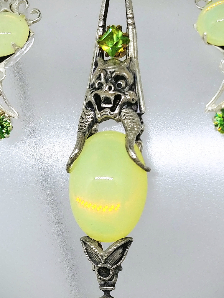 16tcw ☢ Art Deco inspired, vintage UG glass Dragon Necklace and earrings set - Private collection 2