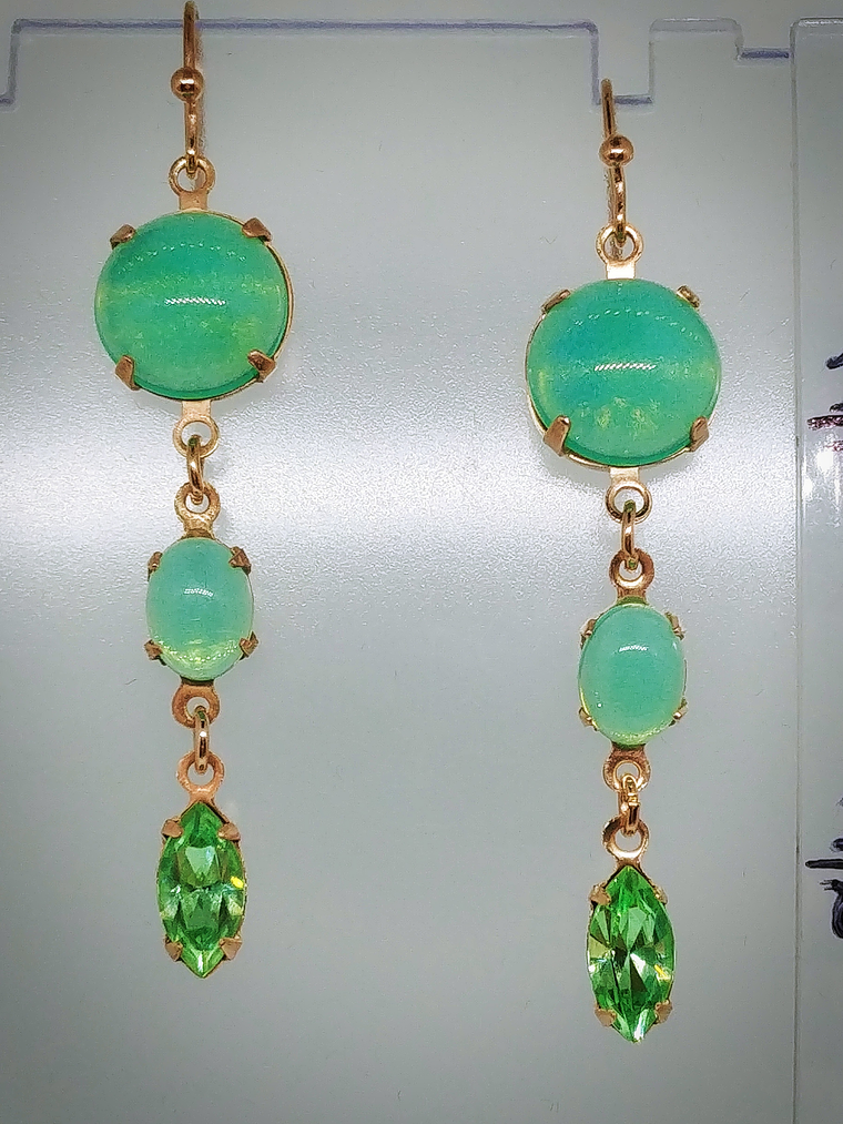 RTS ☢ Stunning Art Nouveau inspired, vintage Green opal UG glass Set- 14k gold-plated  - Costume 8