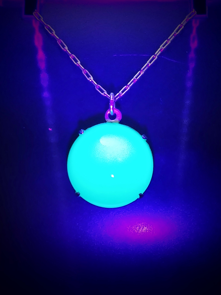 24tcw ☢ Vintage green Opaline UG glass Necklace, earrings, ring and bracelet Set - Costume 6