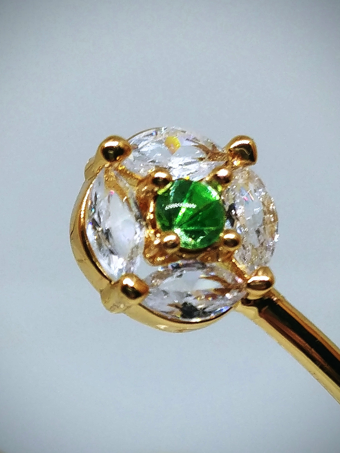 CJ - .7tcw ☢ vintage Peridot green UG glass, 14k yellow gold-plated open cuff bracelet - Costume 2