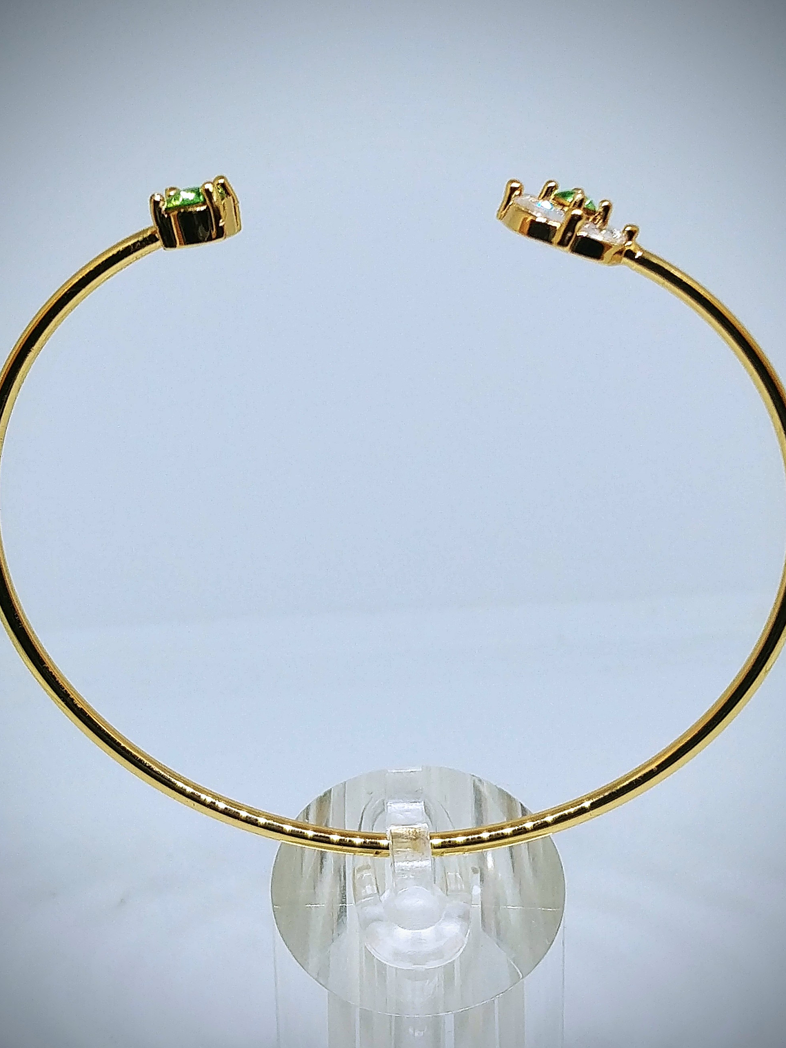 CJ - .7tcw ☢ vintage Peridot green UG glass, 14k yellow gold-plated open cuff bracelet - Costume 3