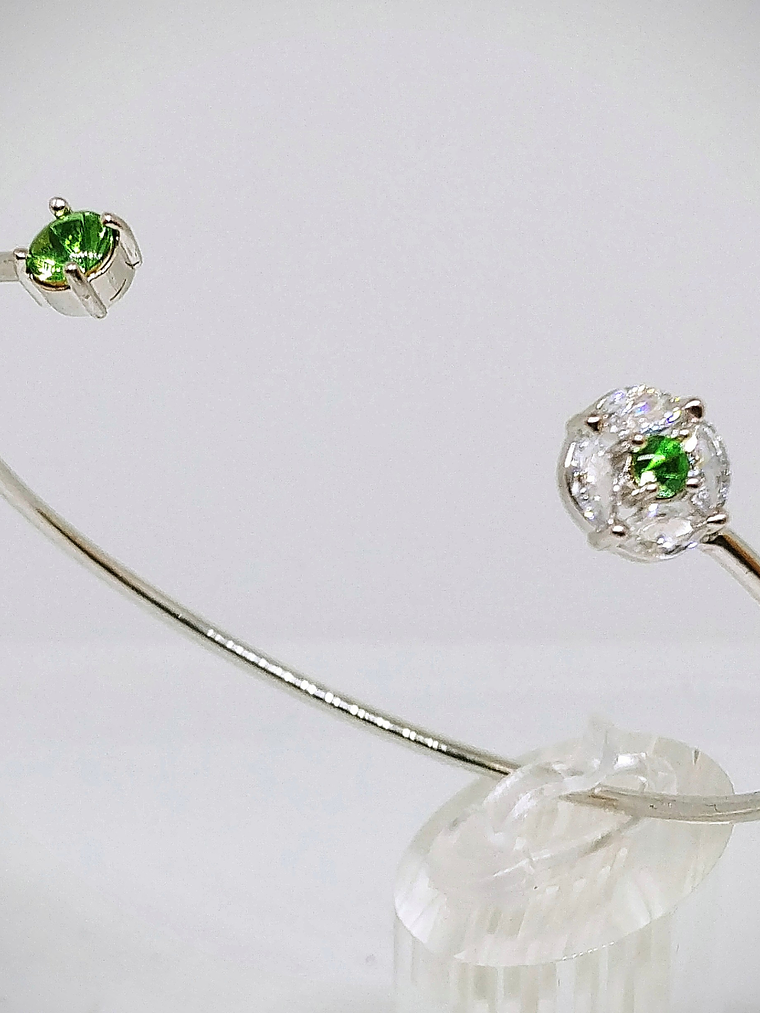 CJ - .9tcw ☢ vintage Peridot green UG glass, 14k white-gold plated open cuff bracelet - Costume 1