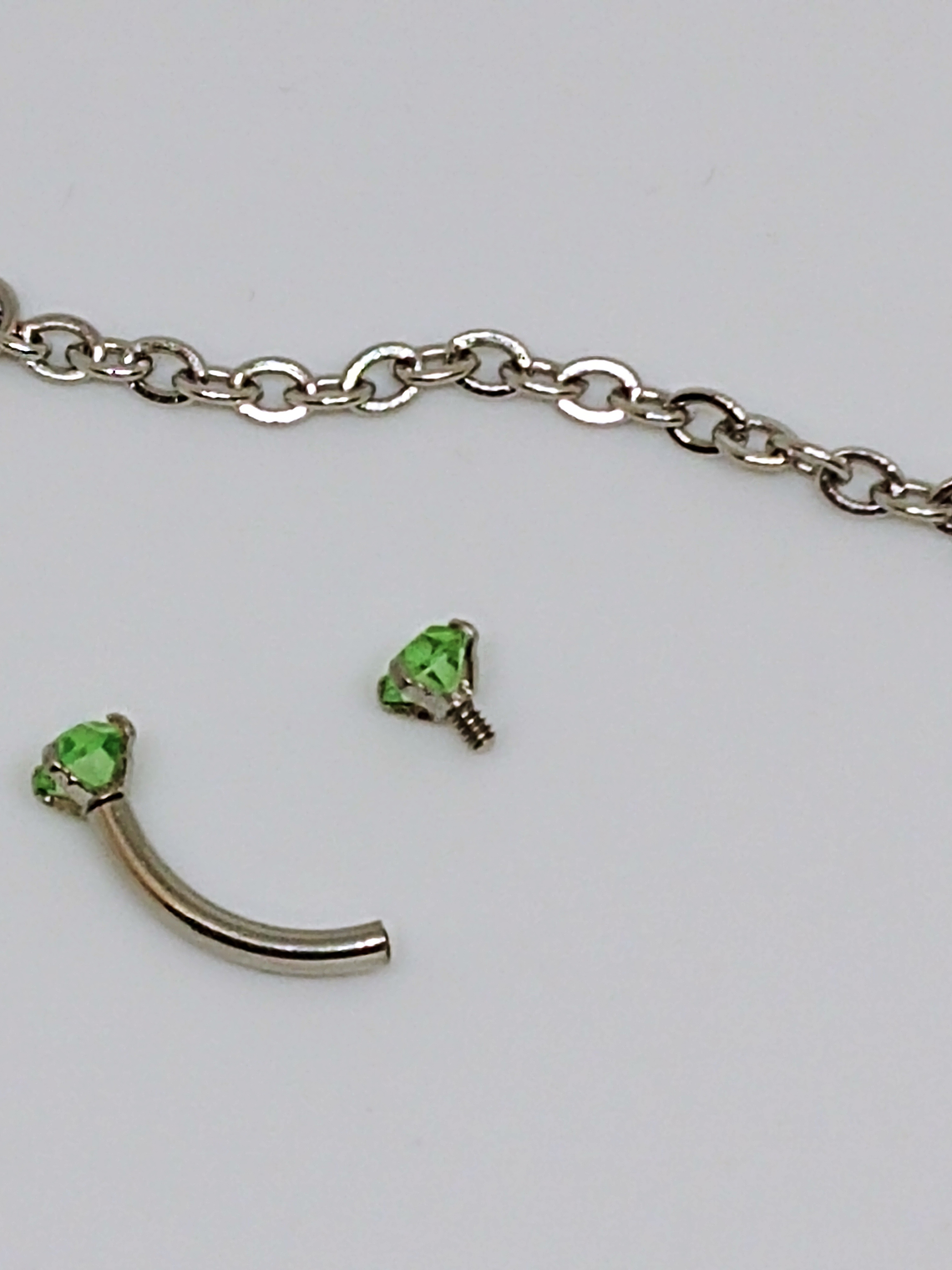 Piercing ☢ 10mm curved, internally threaded Uranium glass barbel - Curved eyebrow/bridge piercing - Pink/Green/Vaseline 2