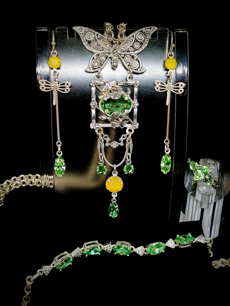 RTS ☢ Whimsical Butterfly and Dragonfly vintage UG glass Set, Necklace/earrings/bracelet/ring - Costume 10