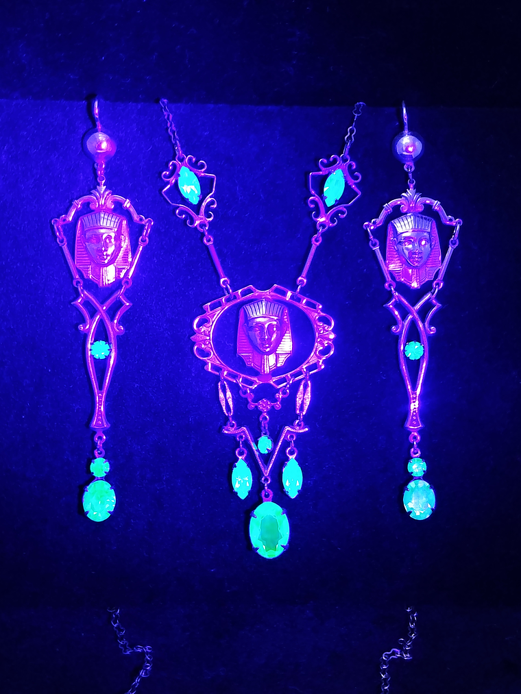 Gold plated Brass - Fabulous Art Deco inspired Egyptian revival UG glass set 7