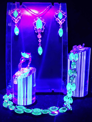 RTS ☢ Art Deco inspired, vintage UG glass Necklace and earrings set - Costume - Video ⏯