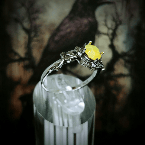 SS - 1ct ☢ Goth vibes - Rare vintage yellow opal UG glass - Sterling 💍 Custom sizing