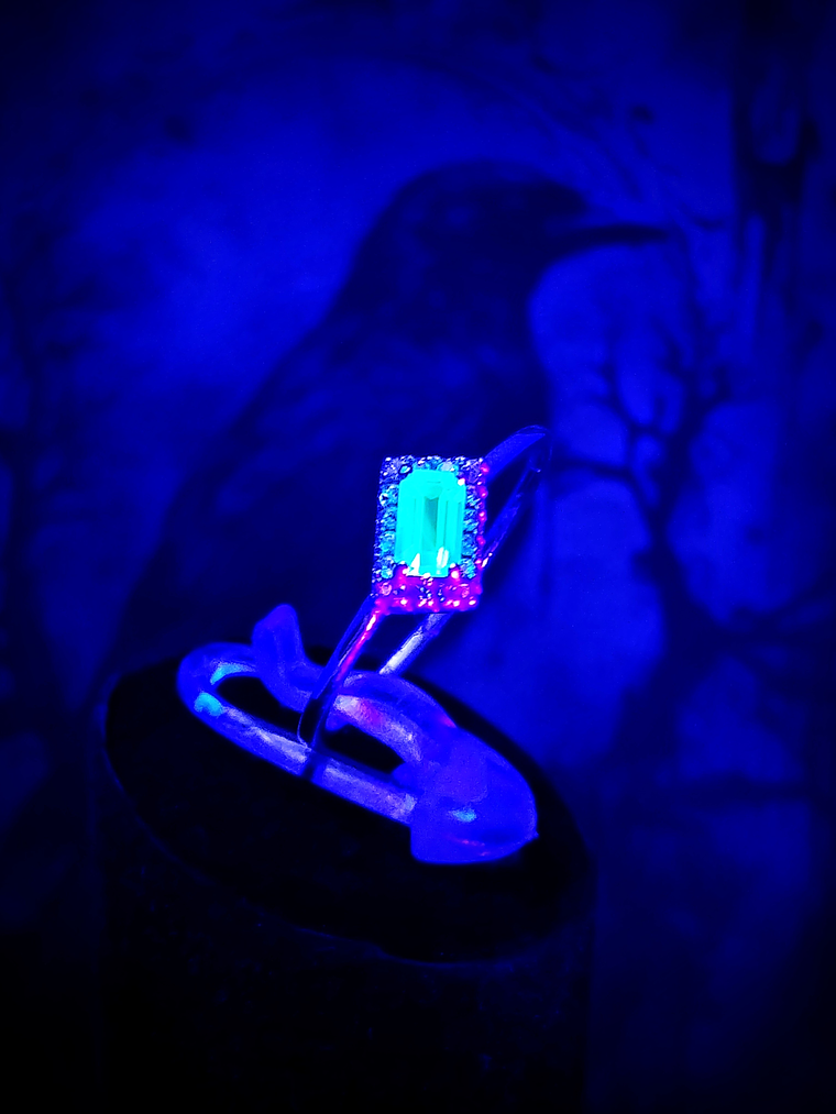 SS - .33ct ☢ vintage UG glass and CZ 