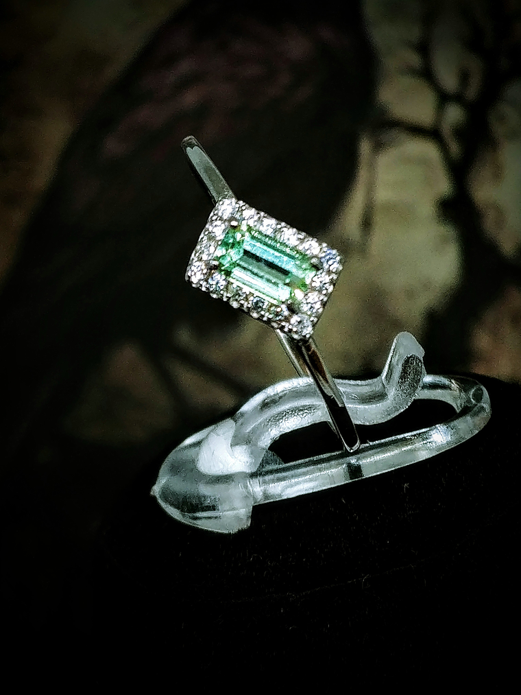 SS - .33ct ☢ vintage UG glass and CZ 