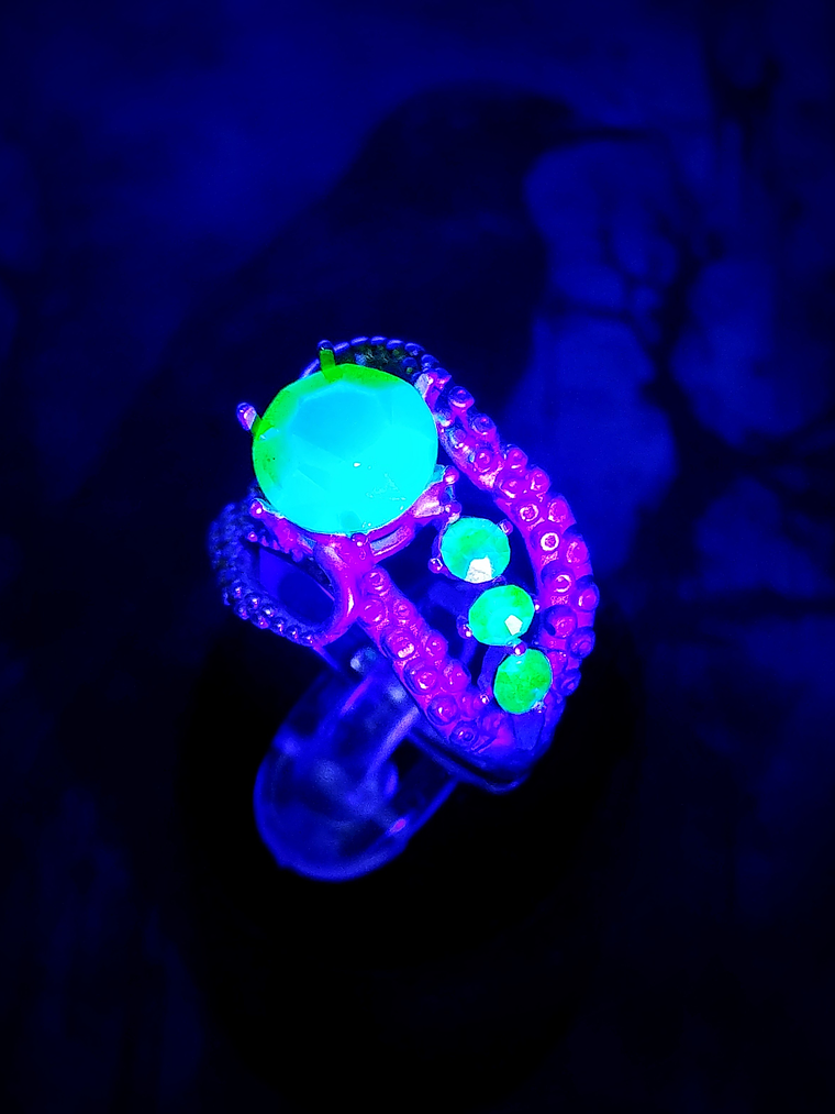 2.06tcw ☢ vintage Yellow opal and pink UG glass, Octopus tentacle - SOLD Private collection 5