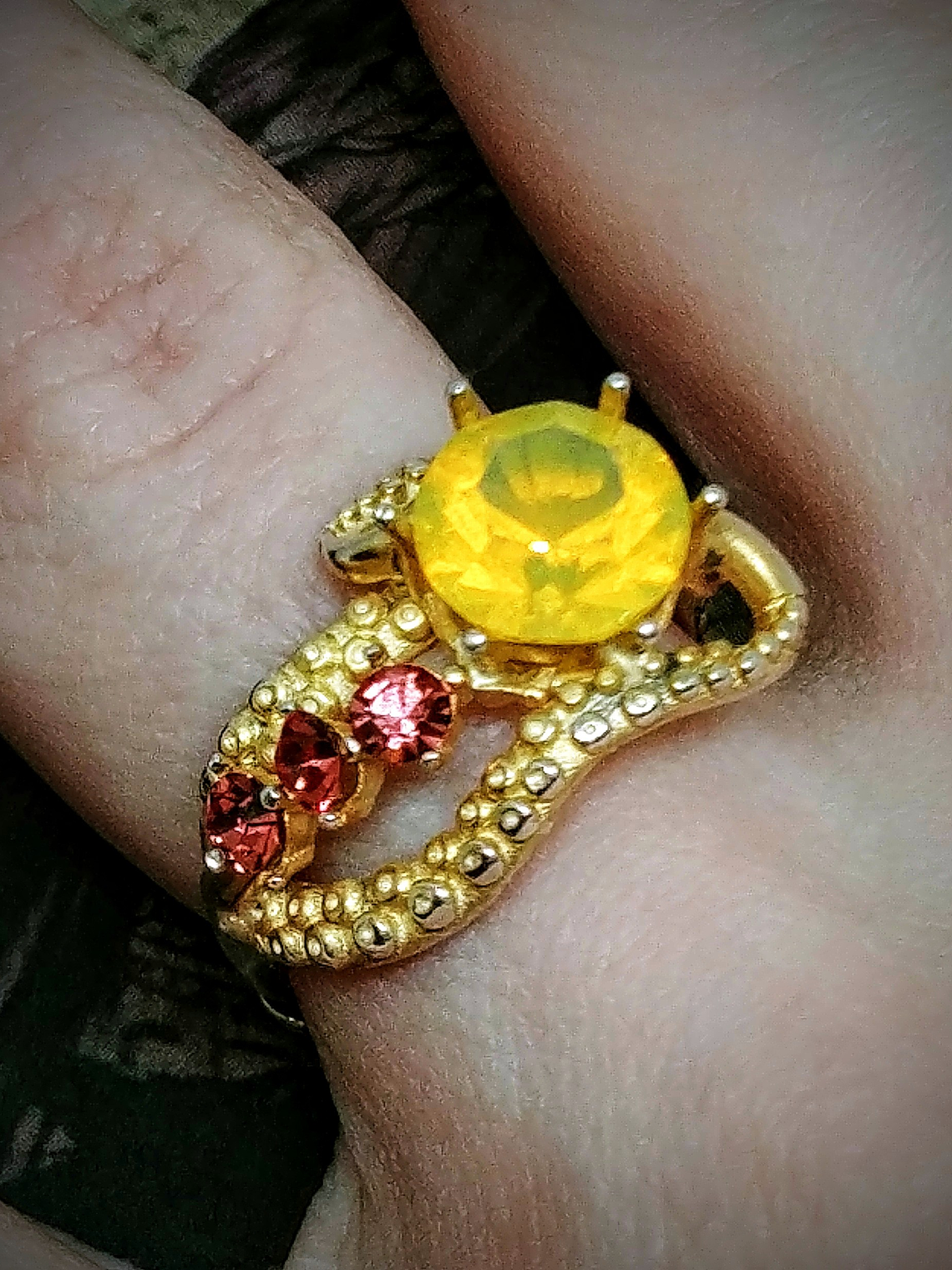 2.06tcw ☢ vintage Yellow opal and pink UG glass, Octopus tentacle - SOLD Private collection 4