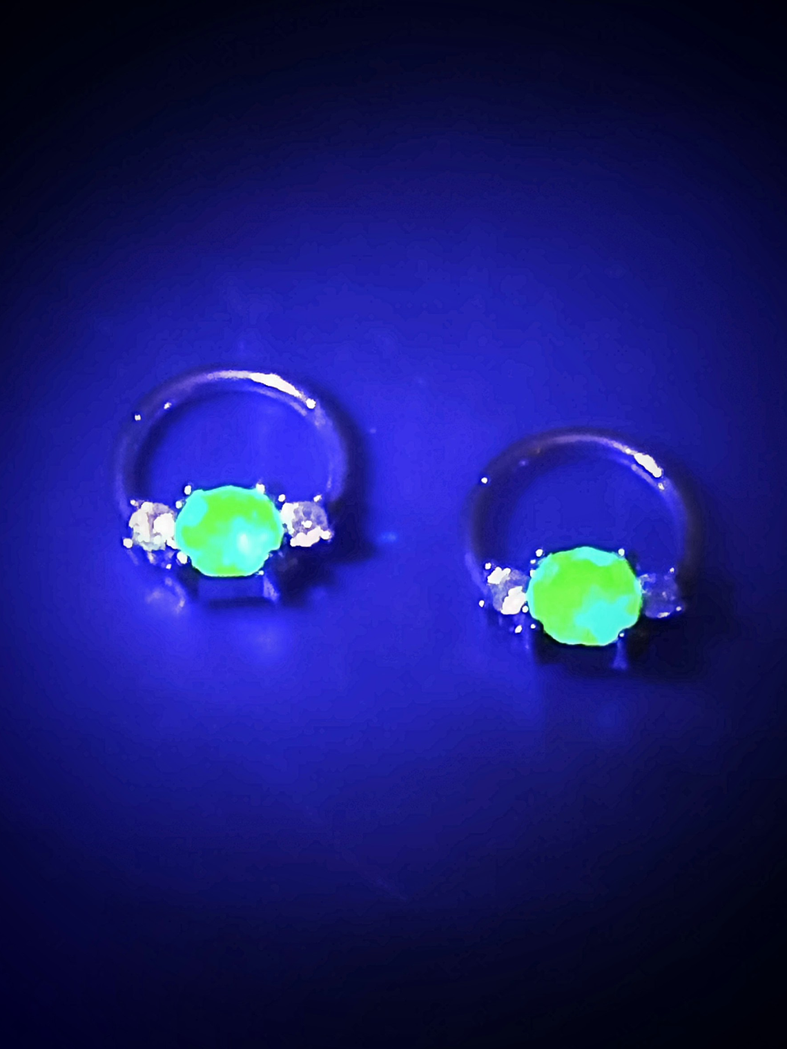 Piercing ☢ 8mm, 16g - Uranium glass septum ring - Pink or Green  3