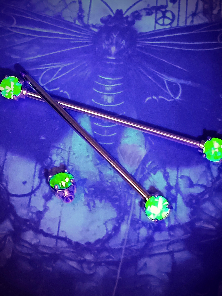 Piercing ☢  Green UG glass 38mm Industrial piercing/bar 3