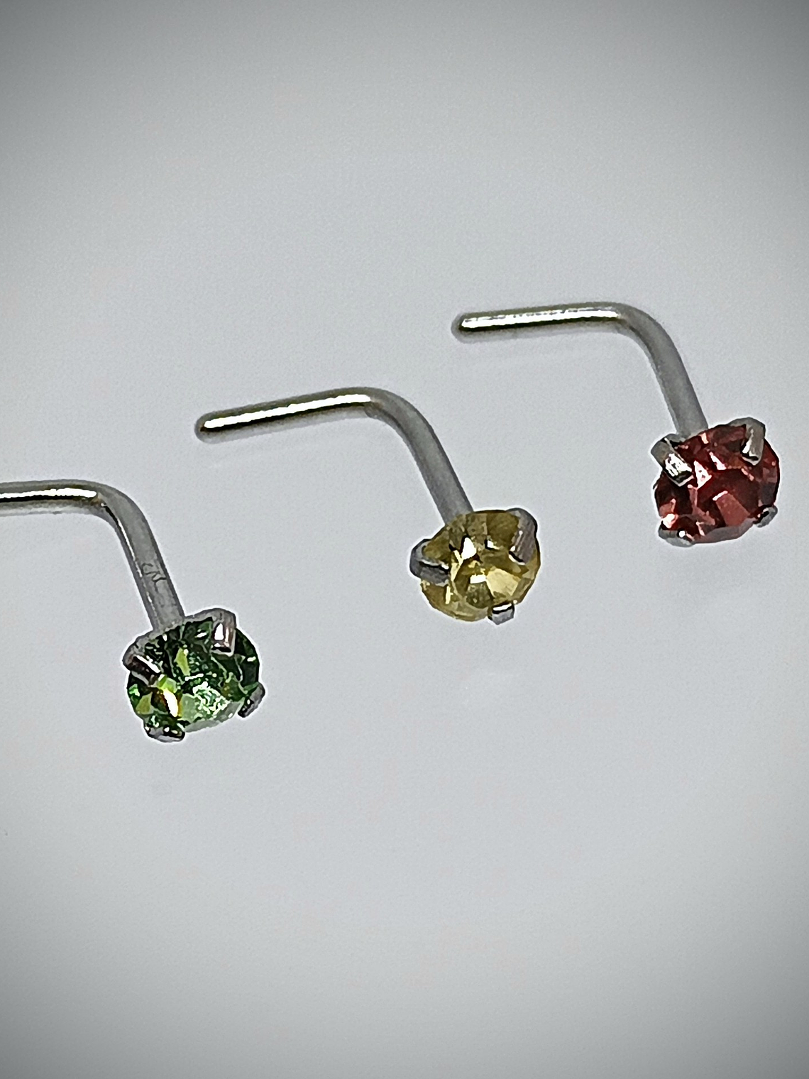 Piercing ☢ 21g Uranium glass L shaped nose piercing - 3mm stone - Pink/Green/Vaseline 1