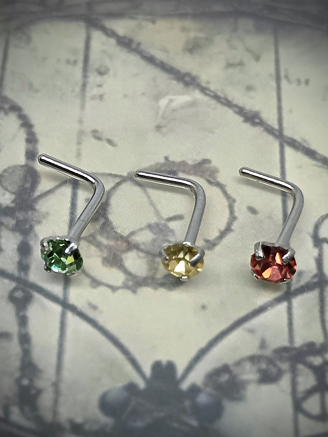 Piercing ☢ 21g Uranium glass L shaped nose piercing - 3mm stone - Pink/Green/Vaseline 2