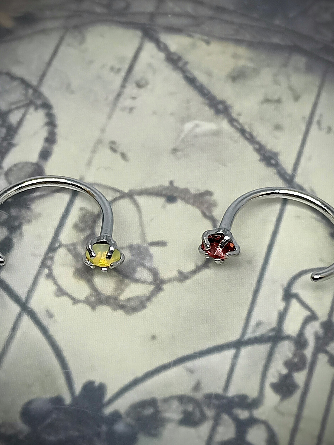 Piercing ☢ 21g Uranium glass open ring nose piercing - 2.5mm stone - Pink/Yellow opal 1