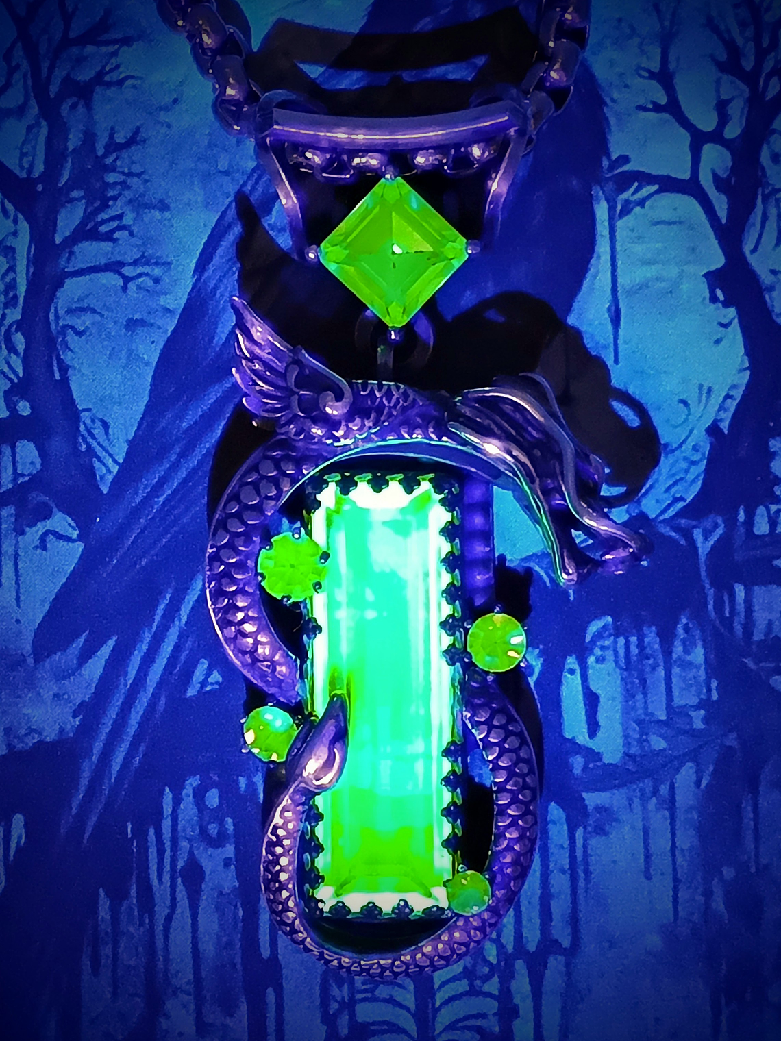 ☢ Right facing Galaxy Dragon Necklace, Vaseline, Pink & Green vintage UG - Private collection 10