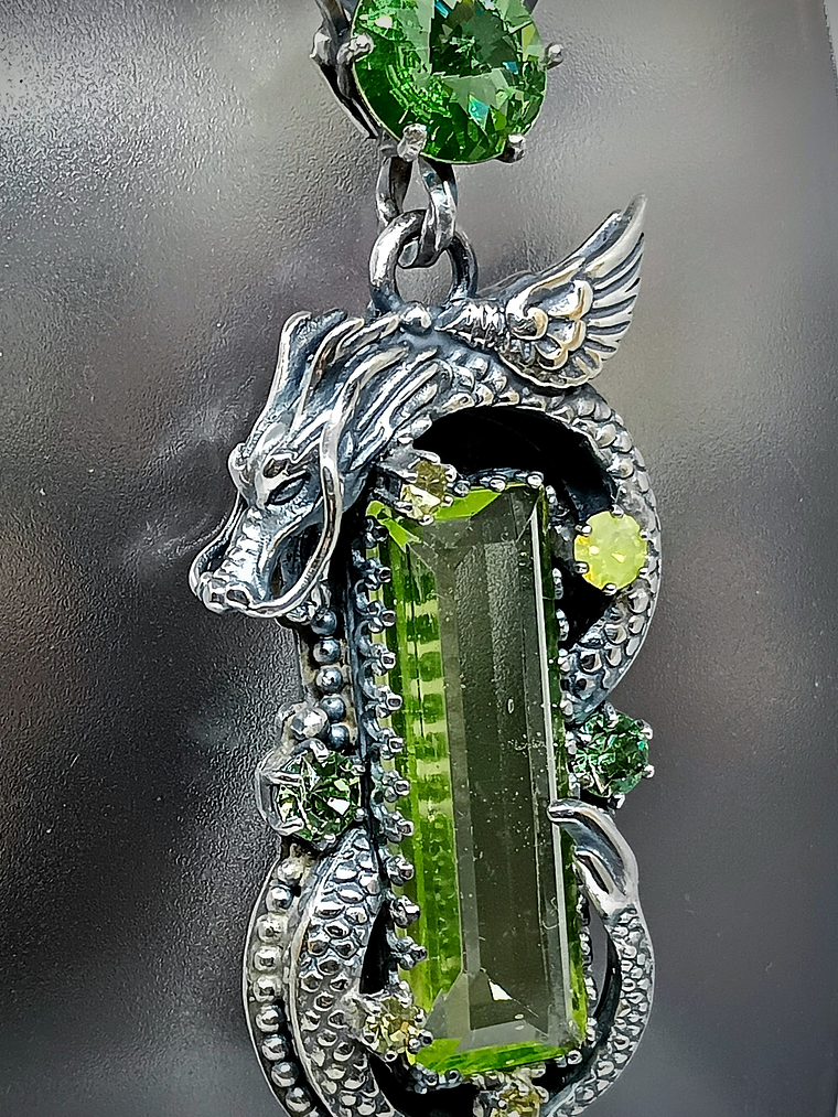 ☢ Left facing Galaxy Dragon Necklace, vintage Green & Vaseline UG - Private collection 5