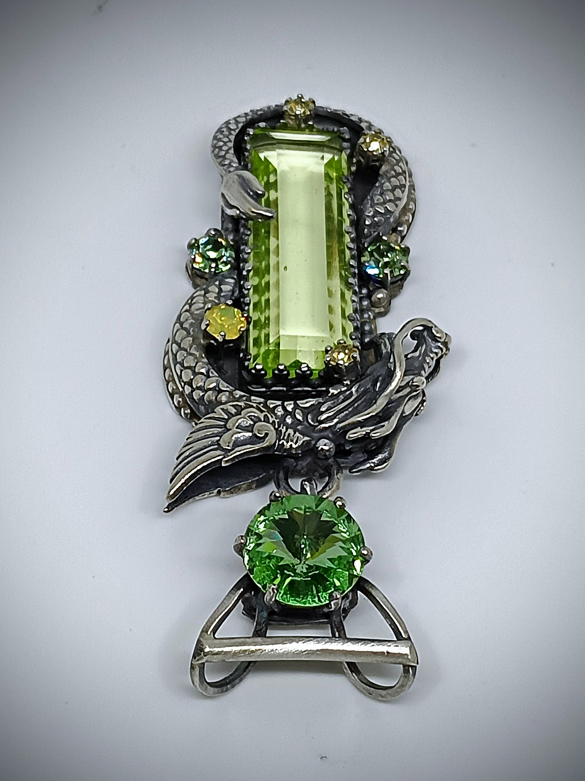 ☢ Left facing Galaxy Dragon Necklace, vintage Green & Vaseline UG - Private collection 8