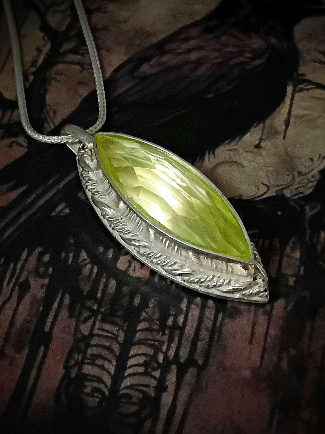 RTS ☢ Large faceted UG Vaseline necklace -  Sterling  3