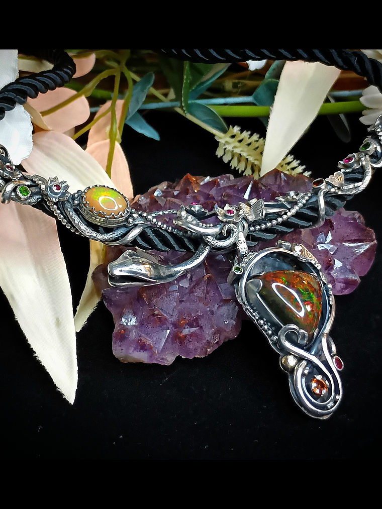 The Serpent and the Apple - Sterling & Opal, precious gemstone necklace - Private collection 3