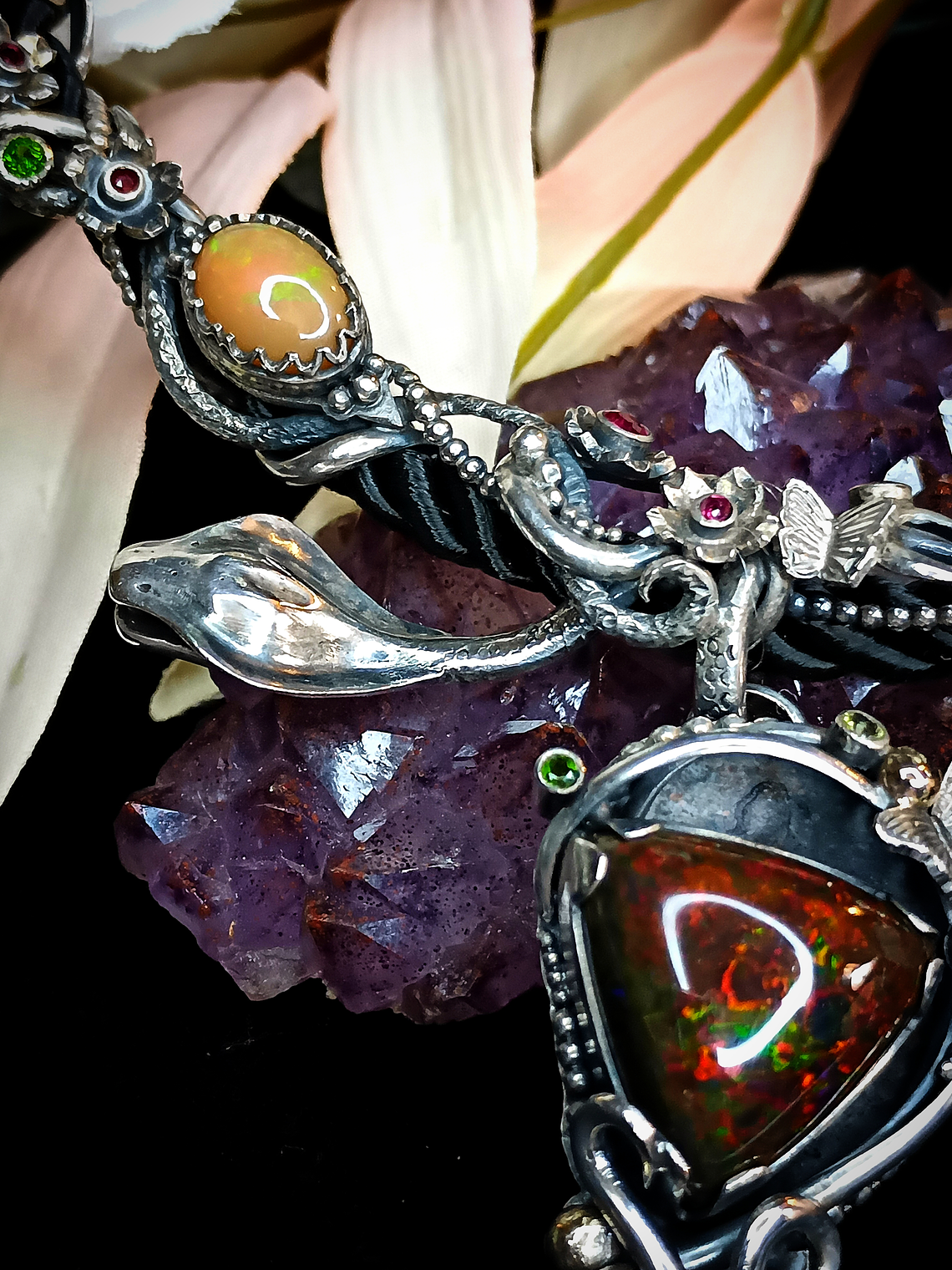 The Serpent and the Apple - Sterling & Opal, precious gemstone necklace - Private collection 8