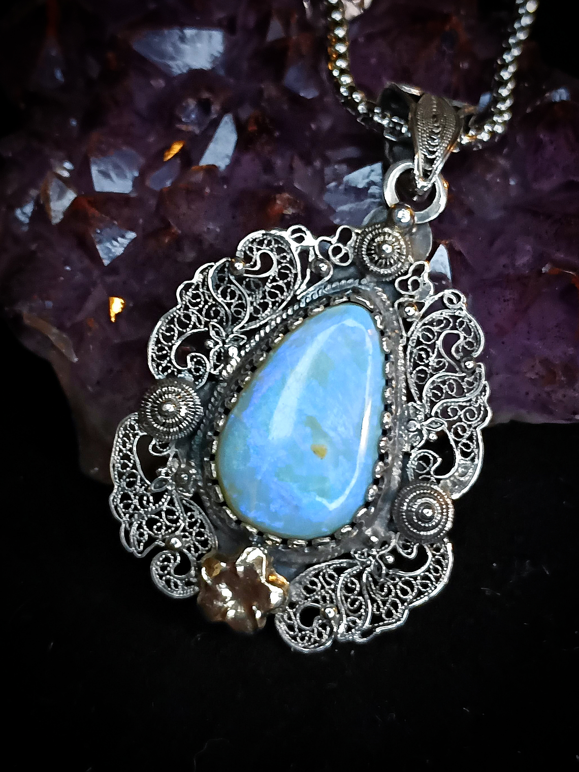 Delicate sterling filigree and Australian opal pendant - Video 5
