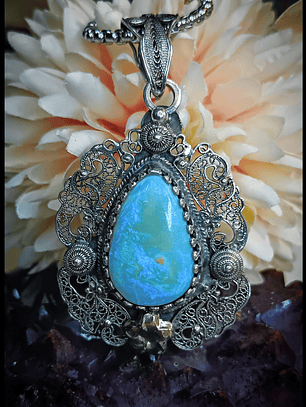 Delicate sterling filigree and Australian opal pendant - Video
