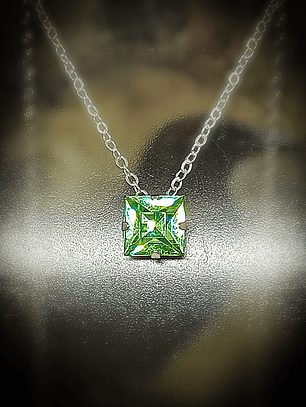 CJ - ☢ 2ct, 8mm Square cut, Apple green UG layering necklace - Sterling-filled/Costume 👑  