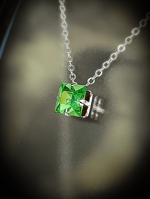 CJ - ☢ 2ct, 8mm Square cut, Apple green UG layering necklace - Sterling-filled/Costume 👑  