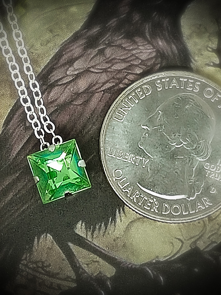 CJ - ☢ 2ct, 8mm Square cut, Apple green UG layering necklace - Sterling-filled/Costume 👑   3
