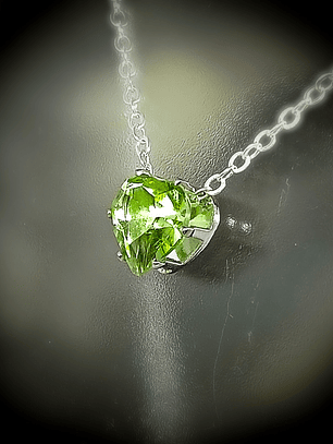 CJ - ☢ 2ct, 8mm Heart cut, Apple green UG layering necklace - Sterling-filled/Costume 👑  