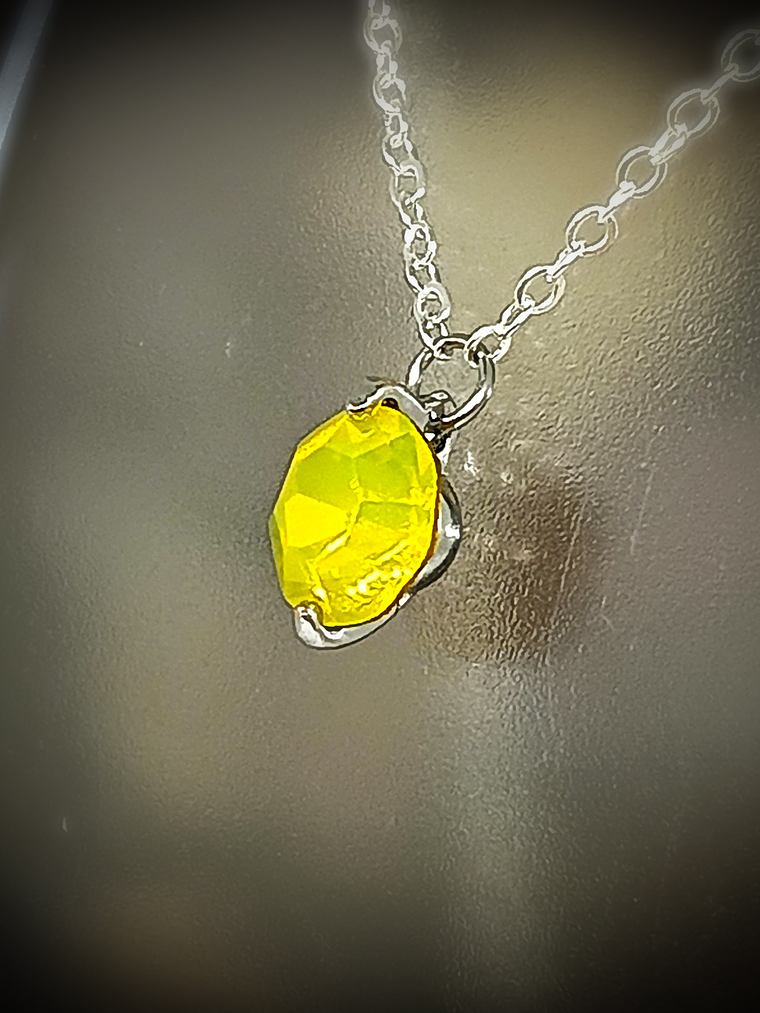 CJ - ☢ 2ct, 8mm Diamond cut, Yellow opal UG layering necklace - Sterling-filled/Costume 👑 2