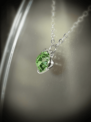 CJ - ☢ 2ct, 8mm Diamond cut, Apple green UG layering necklace - Sterling-filled/Costume 👑