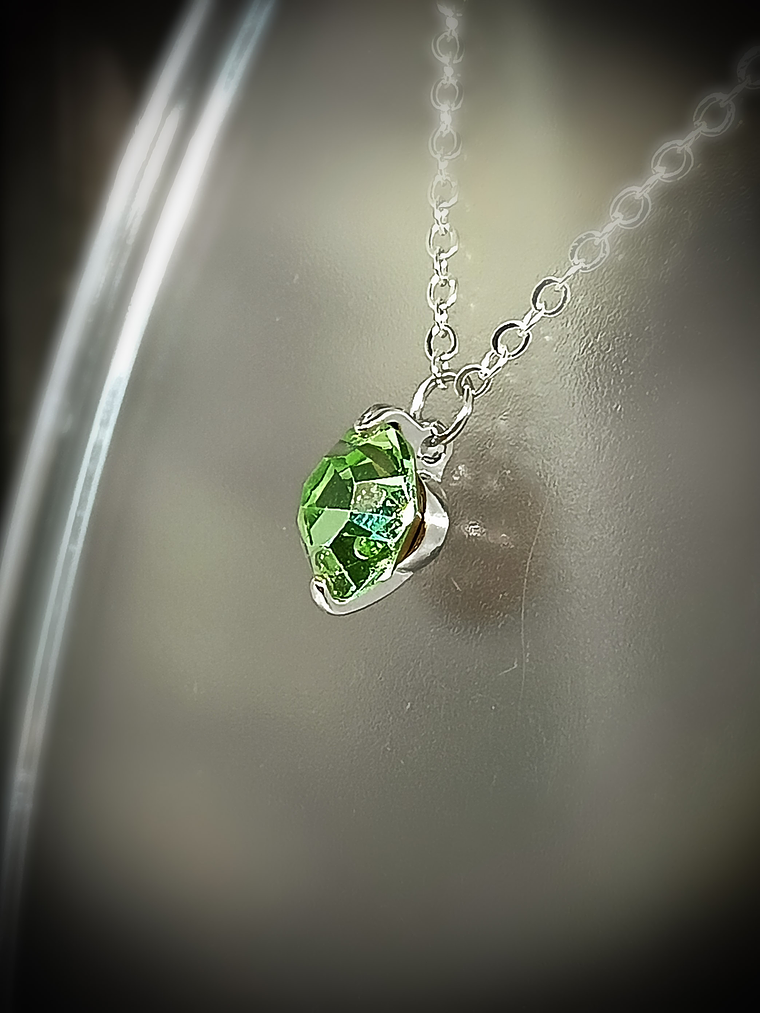 CJ - ☢ 2ct, 8mm Diamond cut, Apple green UG layering necklace - Sterling-filled/Costume 👑 2