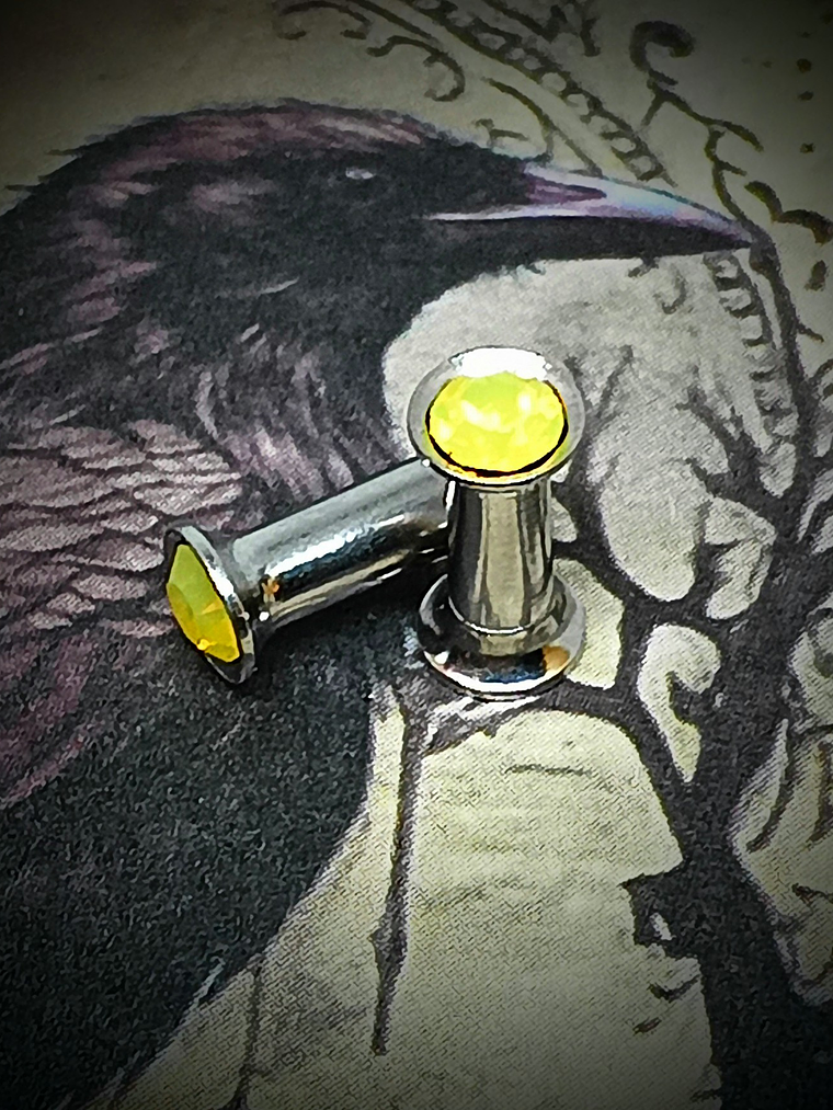 3mm, 8g Ear plug  ☢ Vintage Yellow opal UG glass, ear-plugs  1