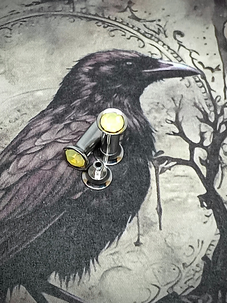 3mm, 8g Ear plug  ☢ Vintage Yellow opal UG glass, ear-plugs  2