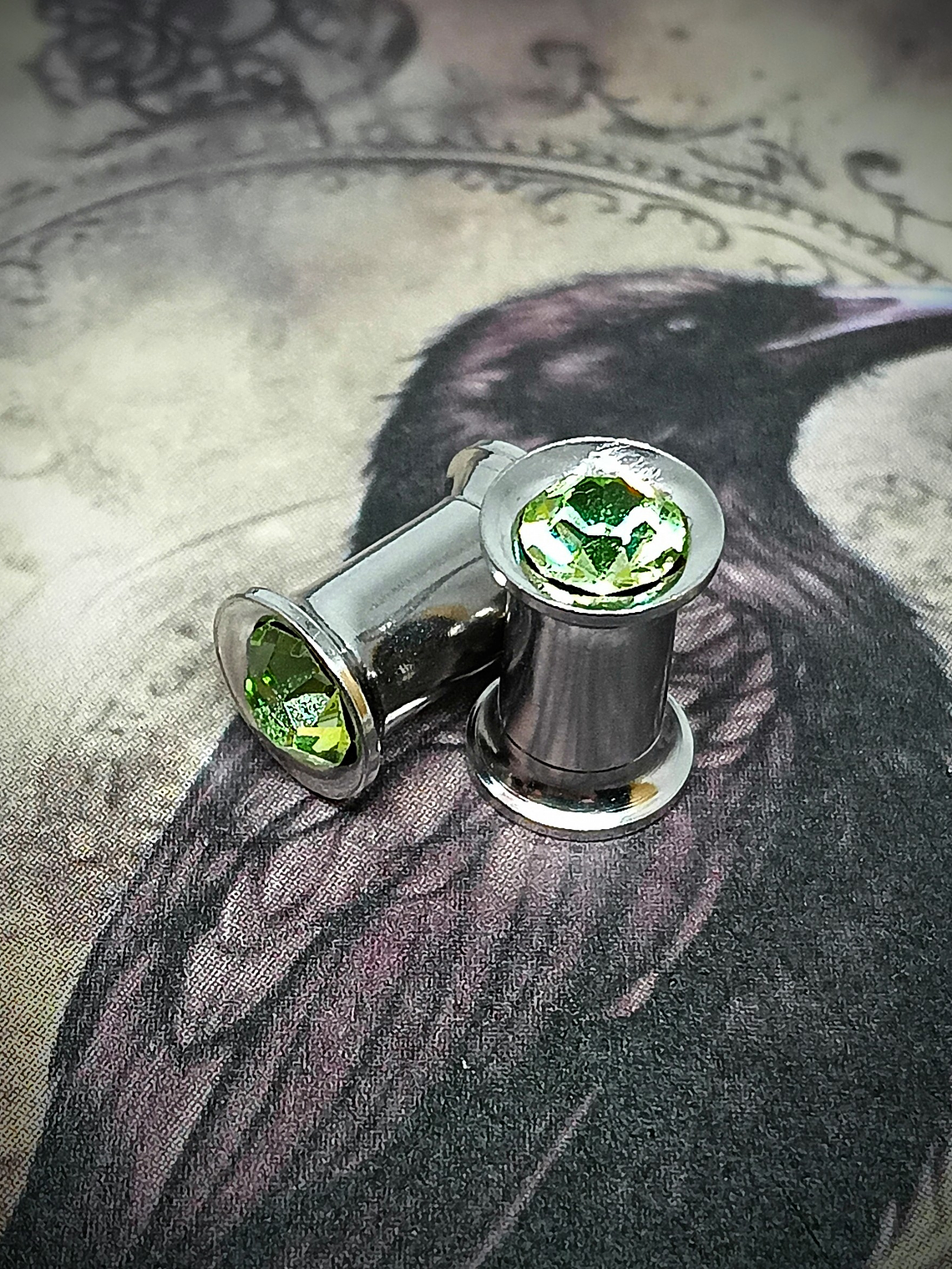 5mm, 4g Ear plug  ☢ Vintage Green UG glass, ear-plugs 1