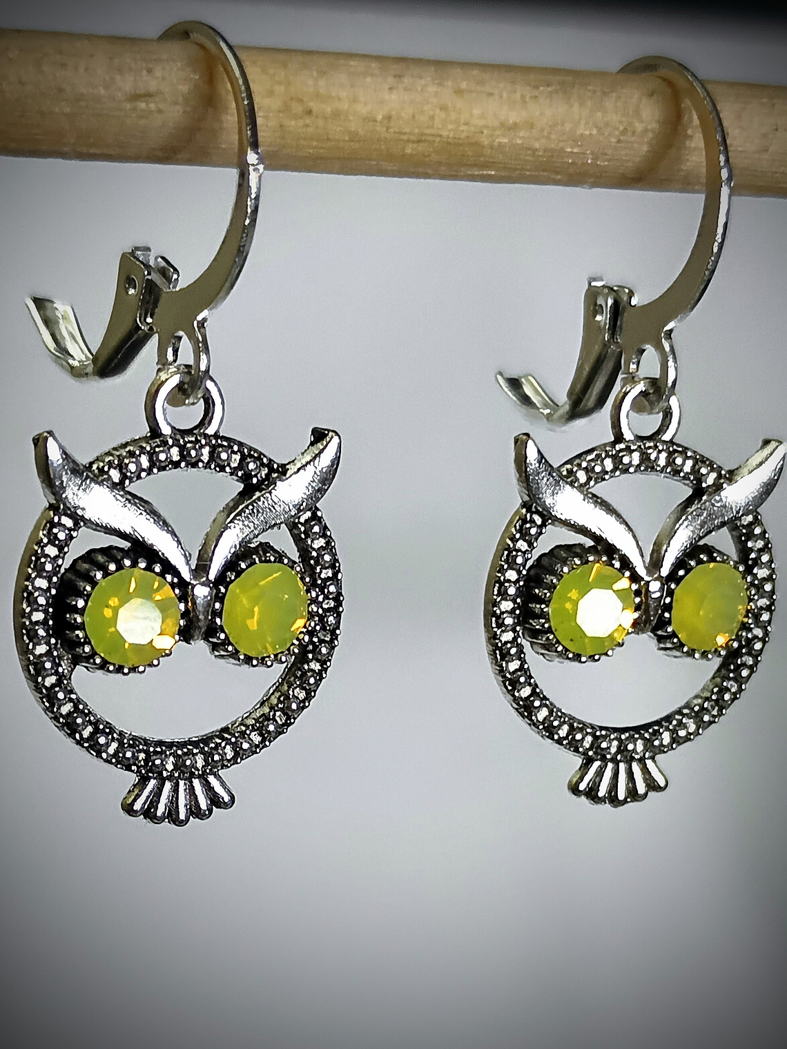 RTS - Yellow opal or Green apple Owl earrings ☢ vintage UG - Silver-plate 1