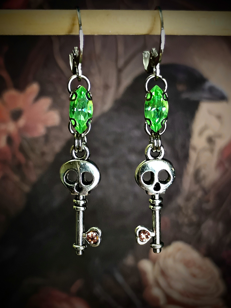 RTS ☢ Cute Skeleton key earrings Peridot & Pink UG  - Silver-plated stainless 1