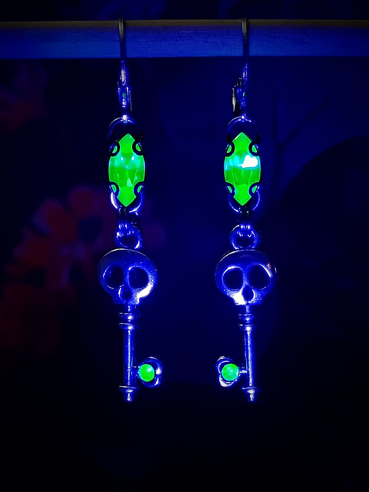 RTS ☢ Cute Skeleton key earrings Peridot & Pink UG  - Silver-plated stainless 4