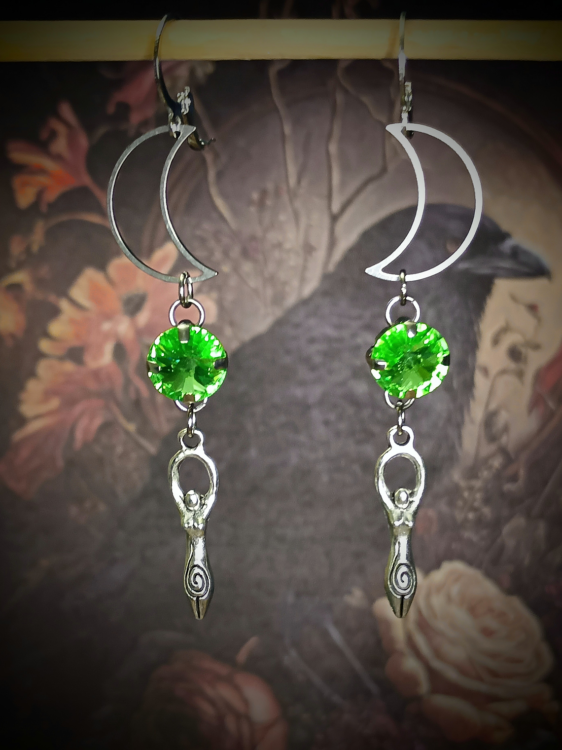 RTS - Crescent moon & Apple Green ☢ UG earrings - Silver-plate 1