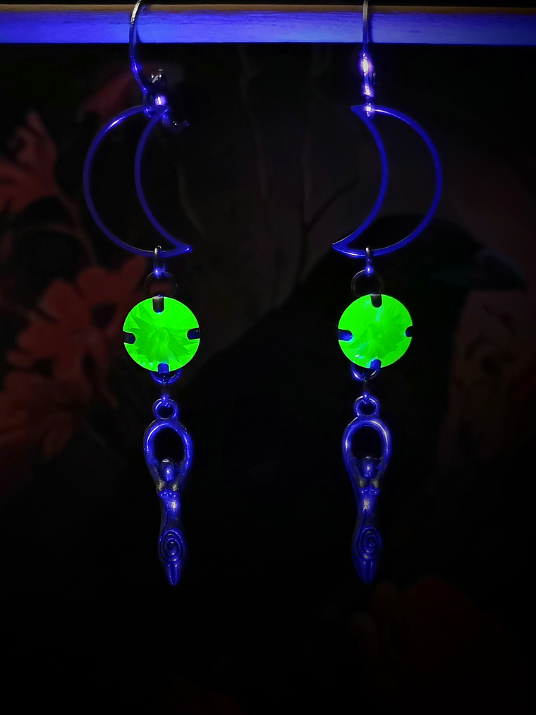 RTS - Crescent moon & Apple Green ☢ UG earrings - Silver-plate 4