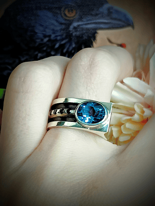 Steely London Blue topaz and black spinel Unisex ring - Sz9 - Sterling