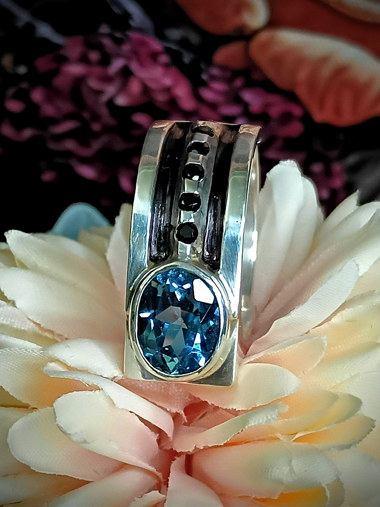 3ct Steely London Blue topaz and black spinel Unisex ring - Sz9 - Sterling 6